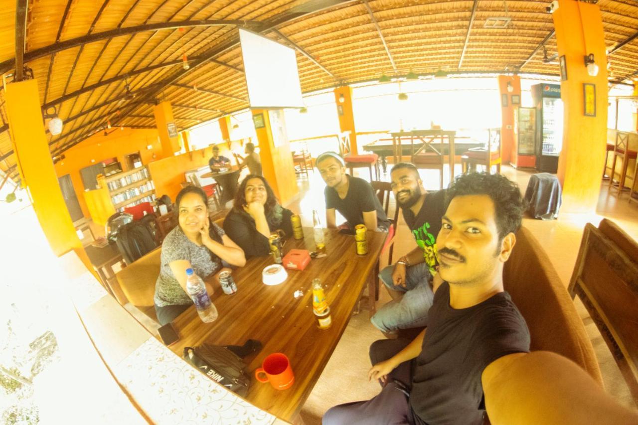 Bonds Hostel Candolim Dış mekan fotoğraf